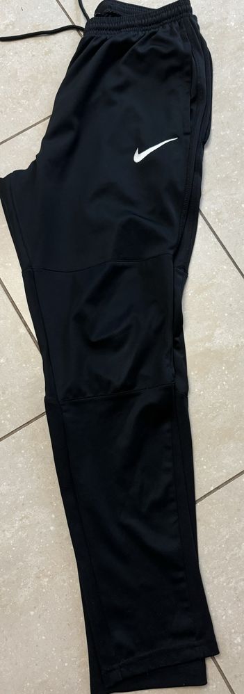 Nike Dri-Fit joggery sportowe czarne spodnie r. S , siłownia, jak nowe