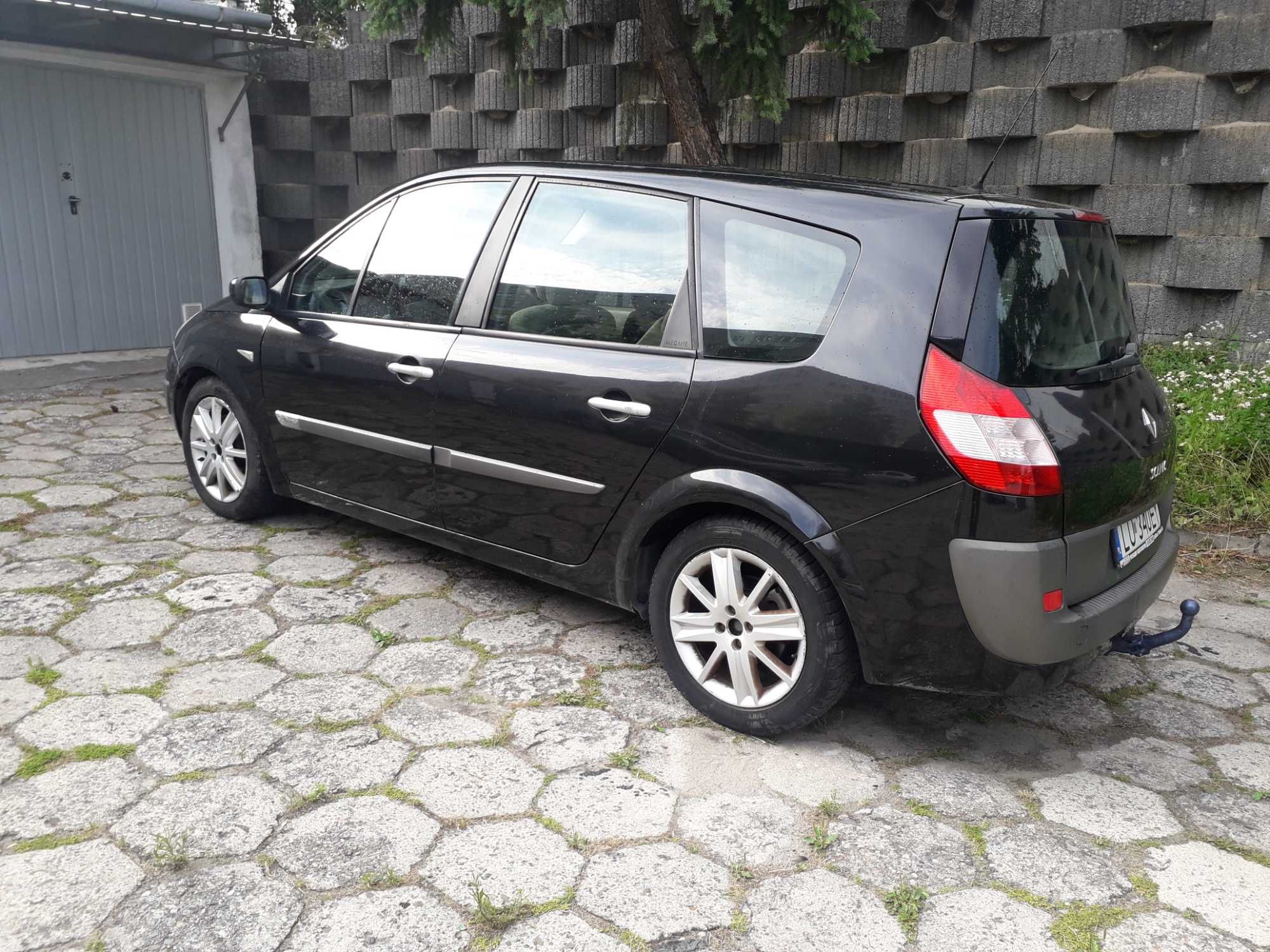 Renault scenic rok 2005,7 osobowy,hak.