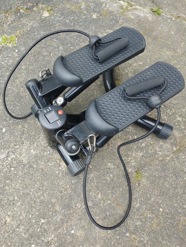 Stepper skrętny z linkami