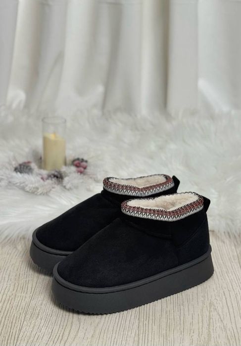 Уггі жіночі чорні