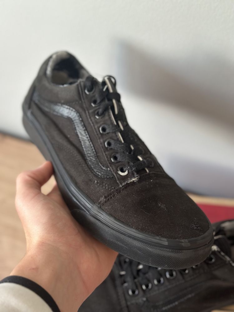 Крассовки VANS Old Scool 40.5(26см)