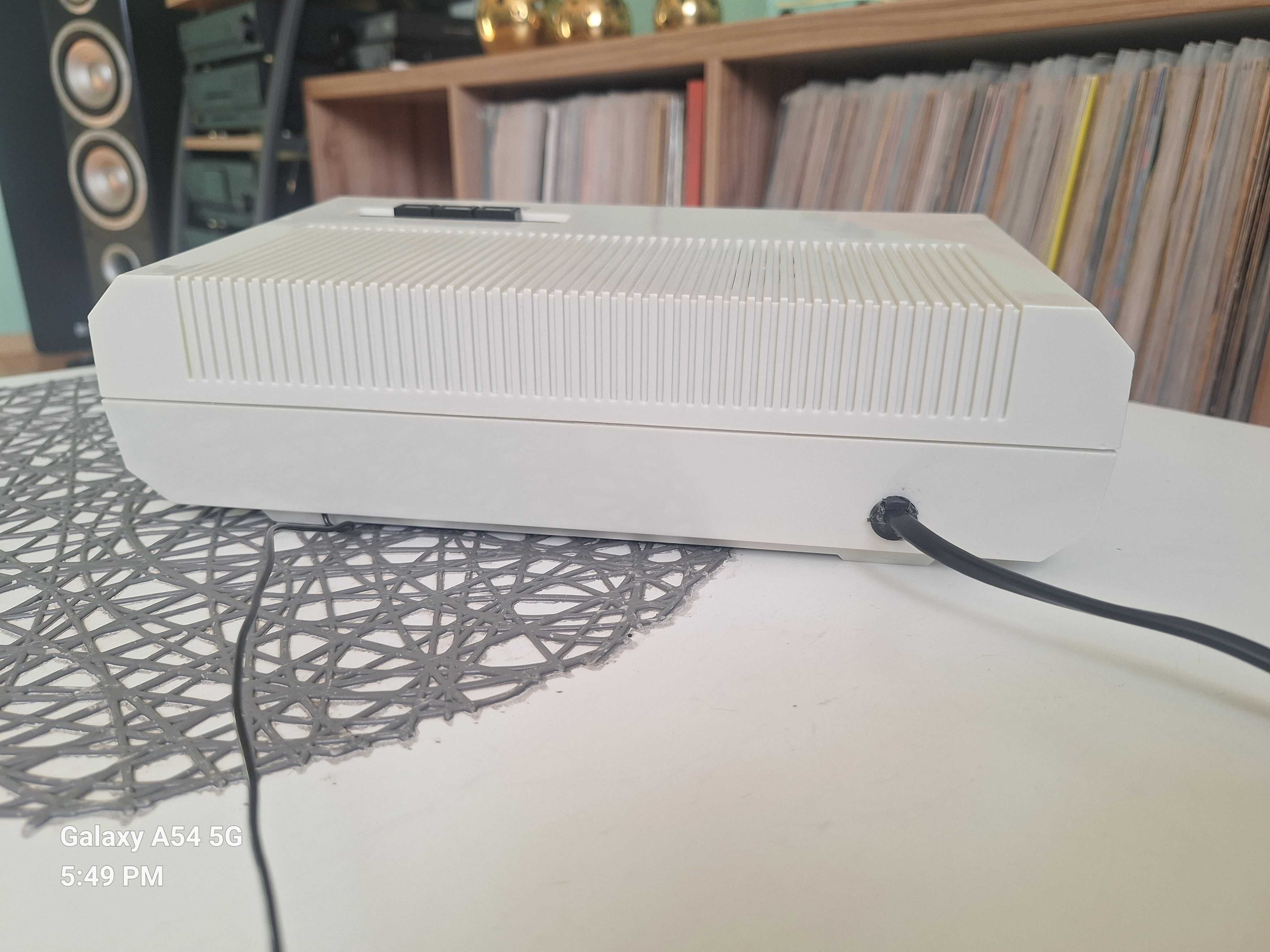 Zegar klapkowy radio budzik UNIVERSUM
