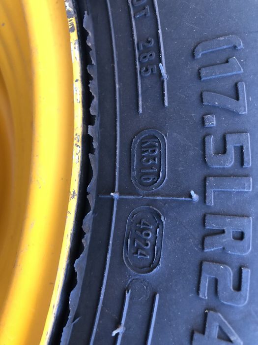 Навантажувач телескопічний JCB