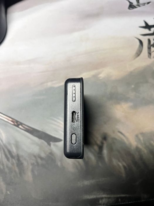 Power bank quase nova