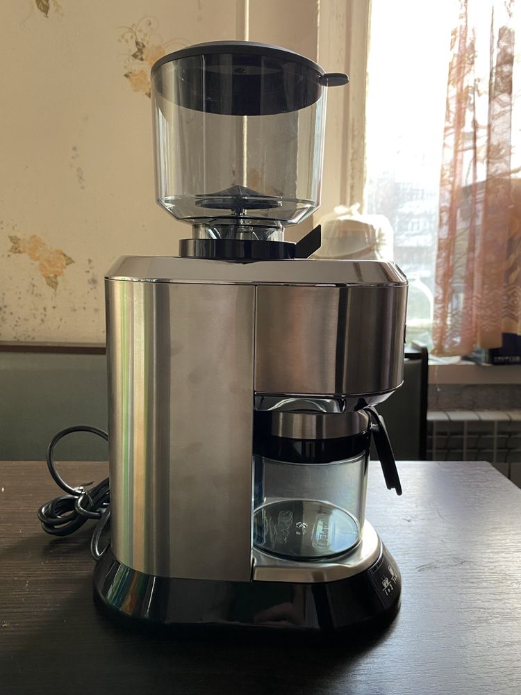 Delonghi кавомолка нова