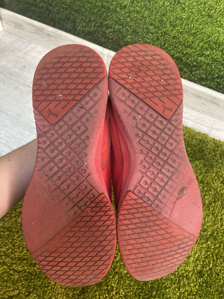 Кросівки puma 38,5 червоні