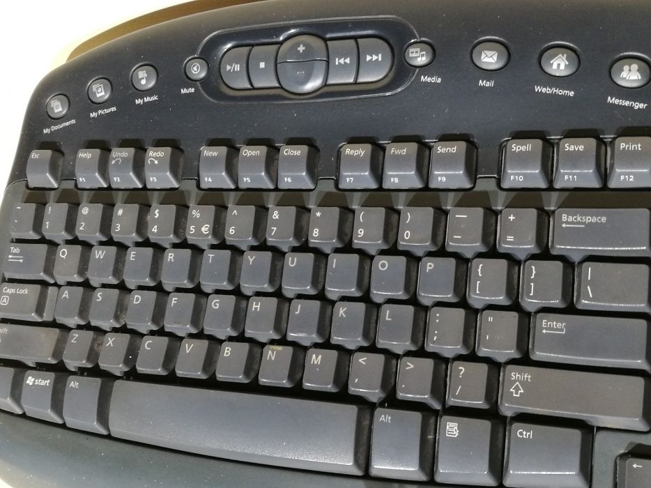 Klawiatura bezprzewodowa z myszką Microsoft