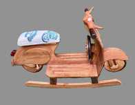 Baloiço de criança vespa em madeira, trabalho artesanal