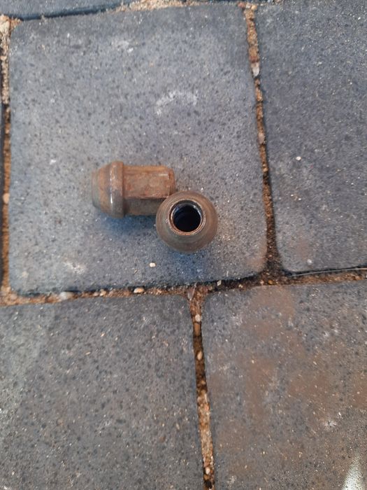 Nakrętki do alufelg.