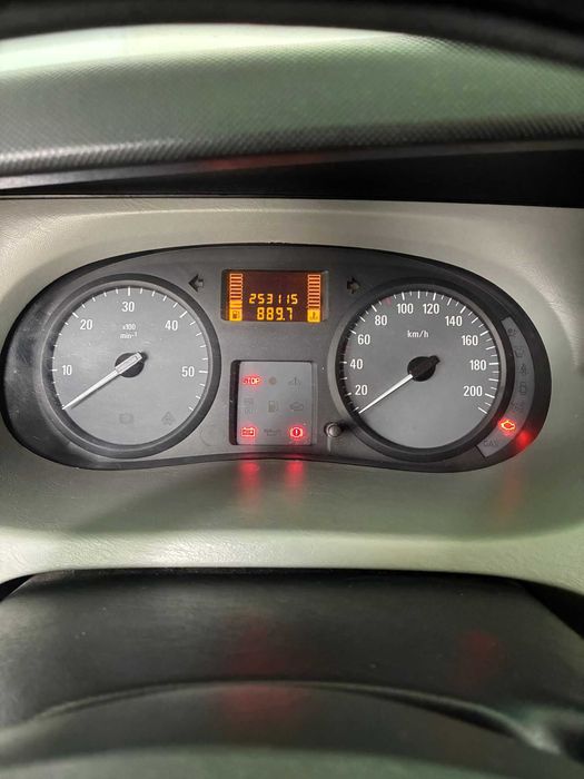 OPEL VIVARO em ótimo estado