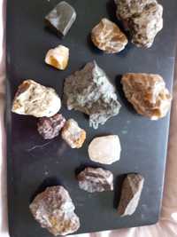 Mineraly, kamienie, zestaw skal, wulkan, kalcyt, kwarc