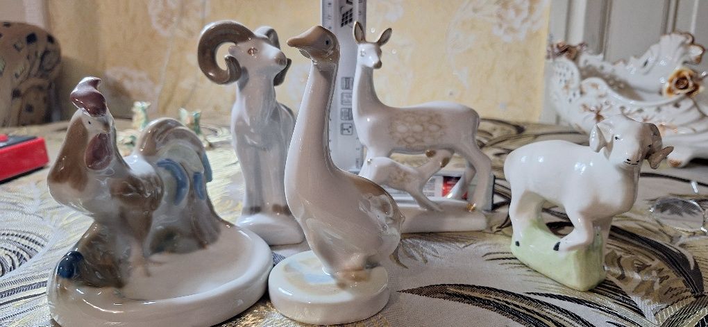 Фарфові та керамічні вироби.