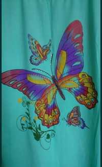 Женская футболка с бабочками.