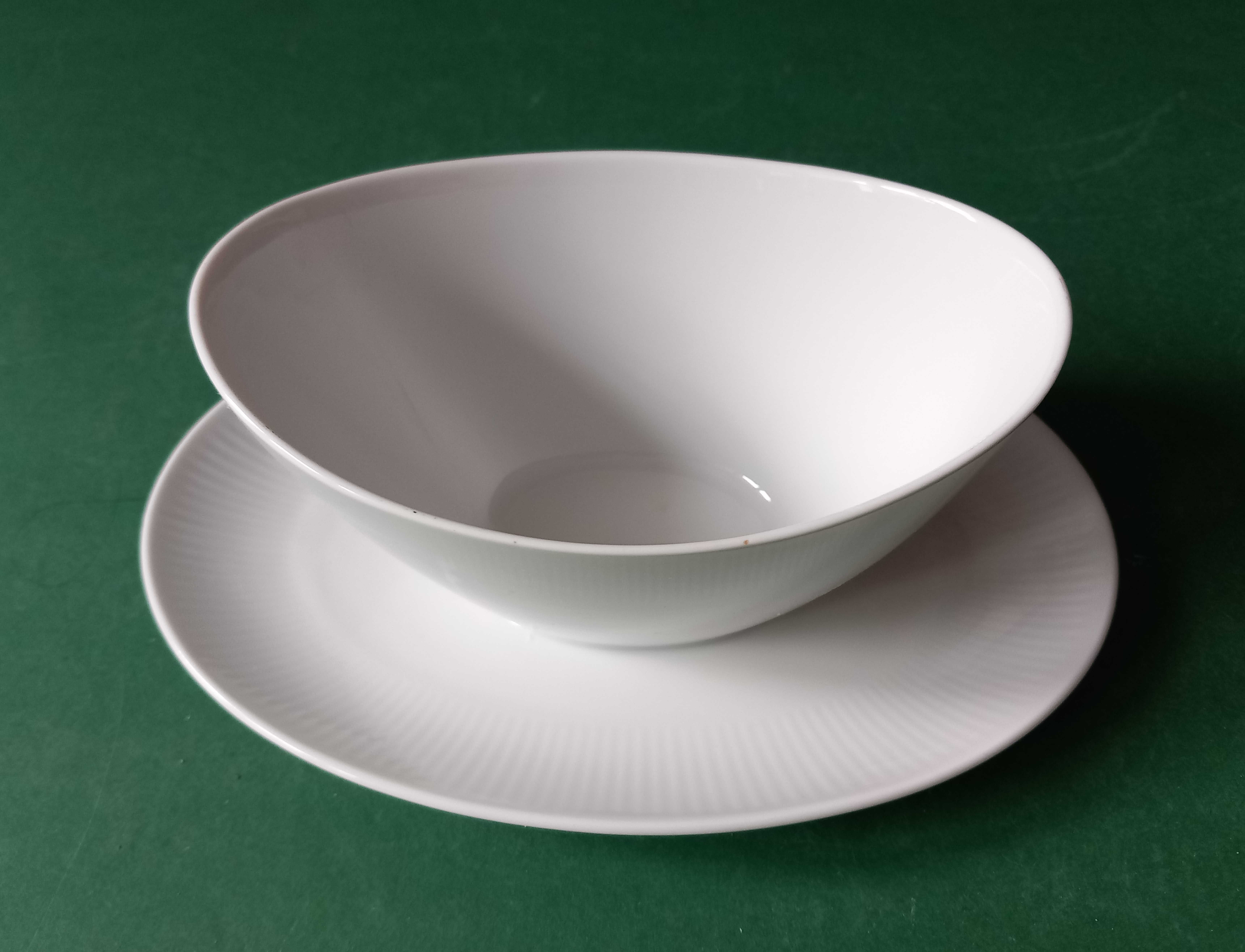Sosjerka biała porcelana sygnatura Seltmann Weiden Bavaria "Monika"