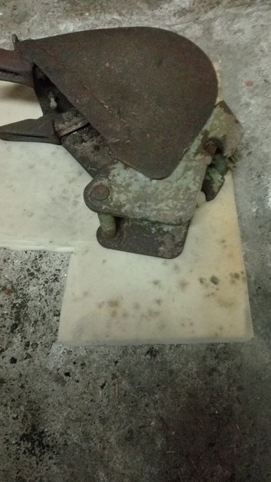 Łyżka do kopania średniej wielkości nie przetarta z szbkozlanczem