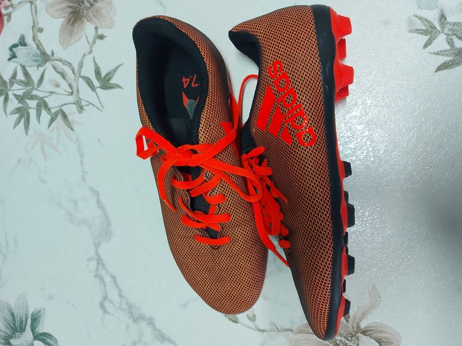 Футбольні бутси adidas