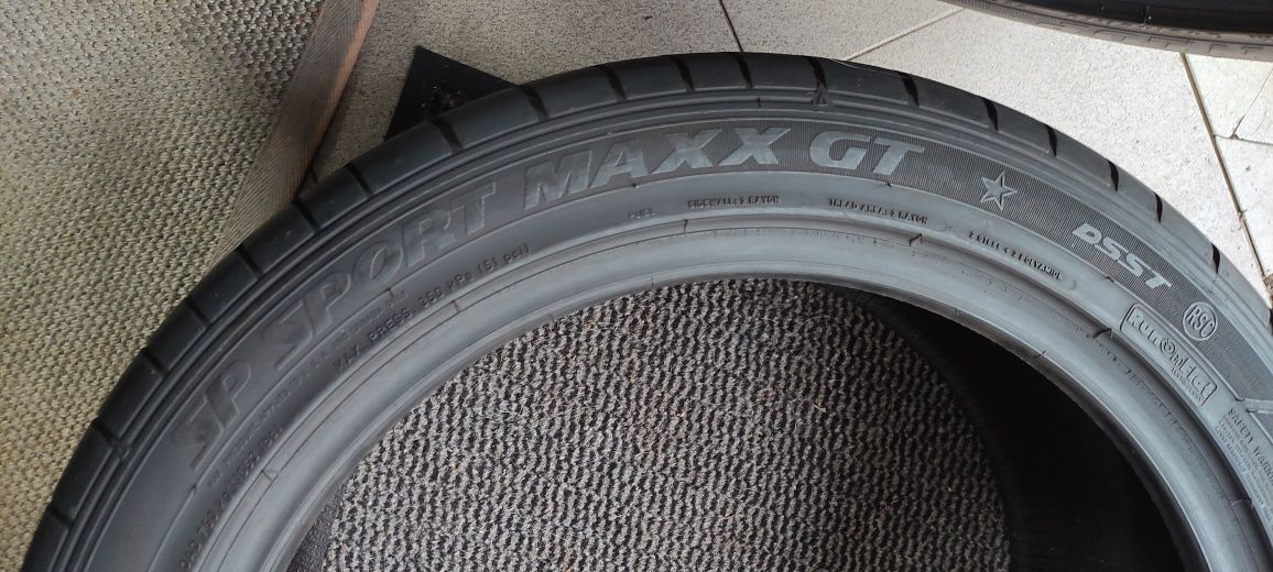 Pneus 245/45/19 runflat Dunlop