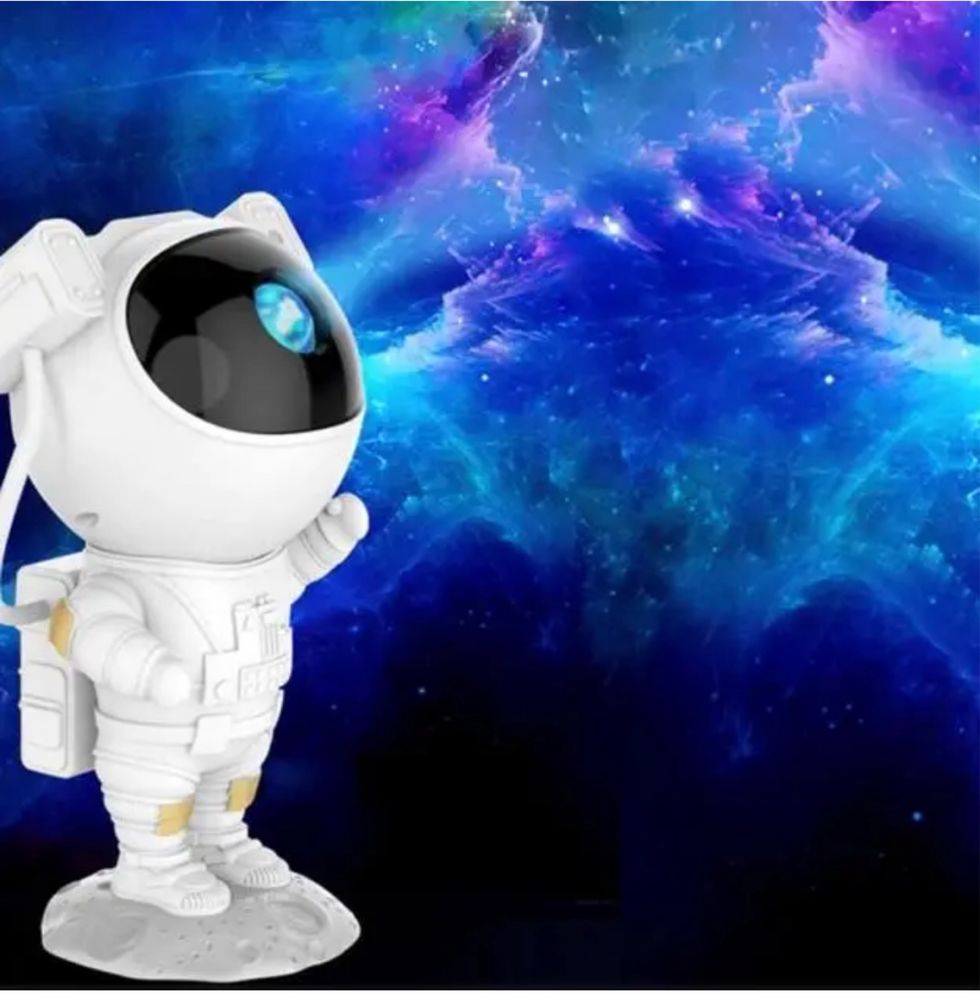 Космонавт астронавт ночник проектор звездного небо с лазером