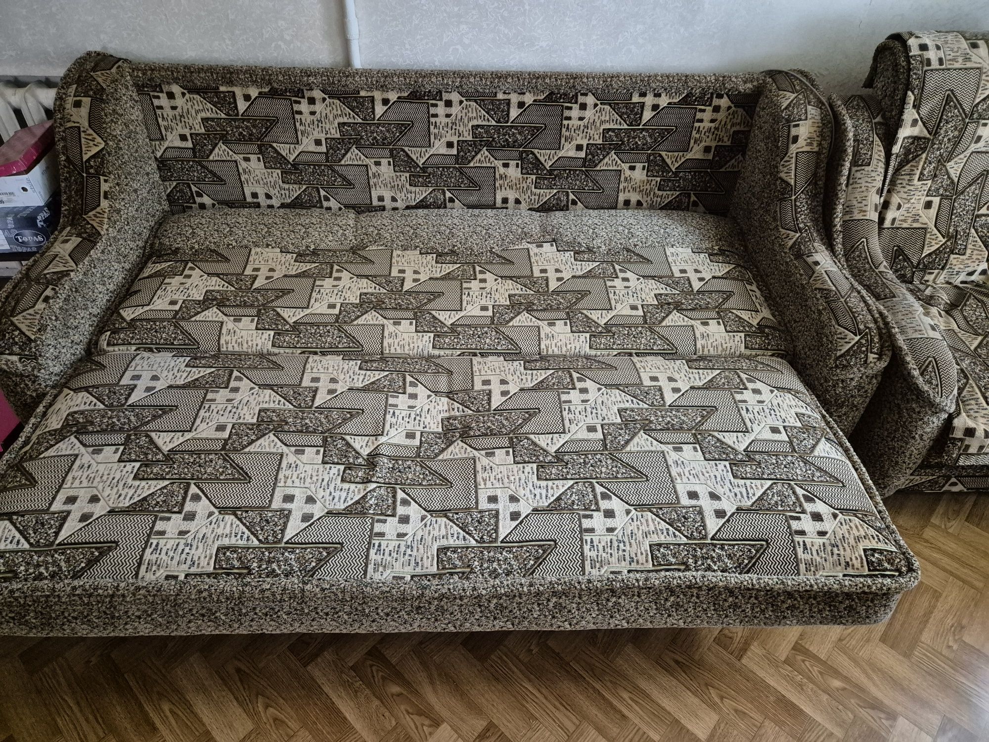 Диван прямой б/у