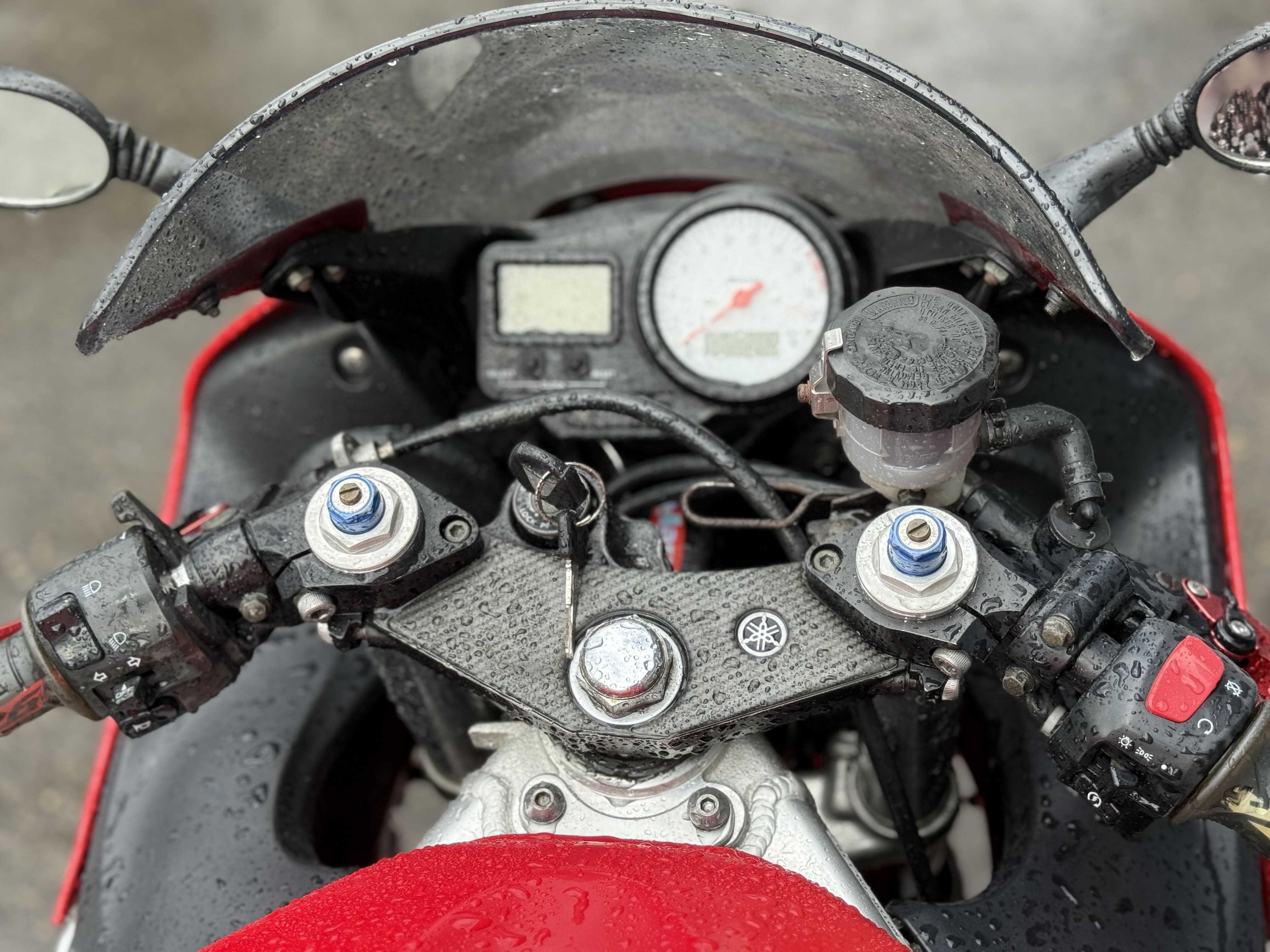 YAMAHA YZF R6 600