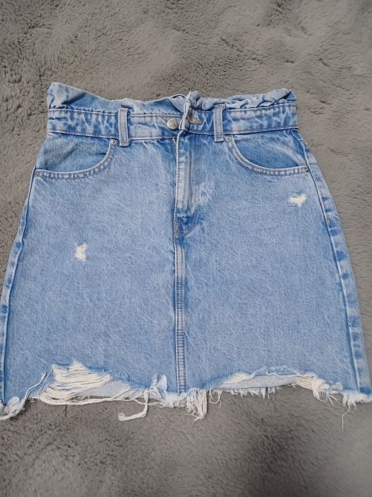 Продається джинсова юбка з високою посадкою