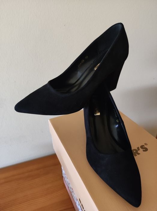 Sapatos em pele NOVOS