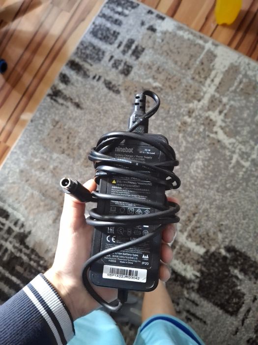 Електросамокат найн бот