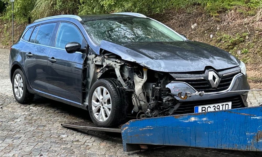 Megane 1.6  air bags OK  - trabalha e anda