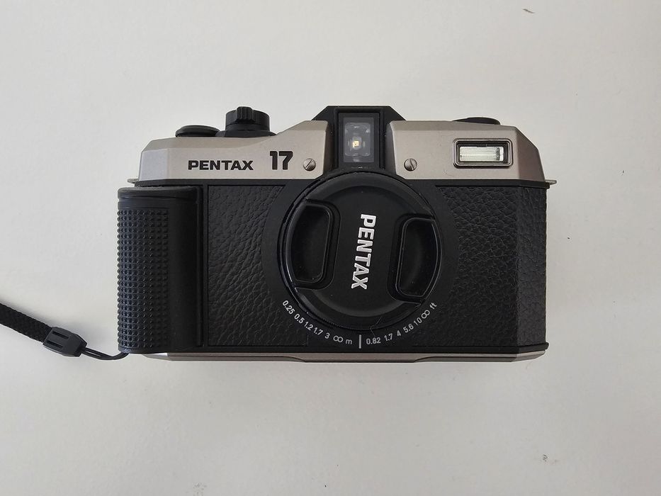 Câmera PENTAX 17