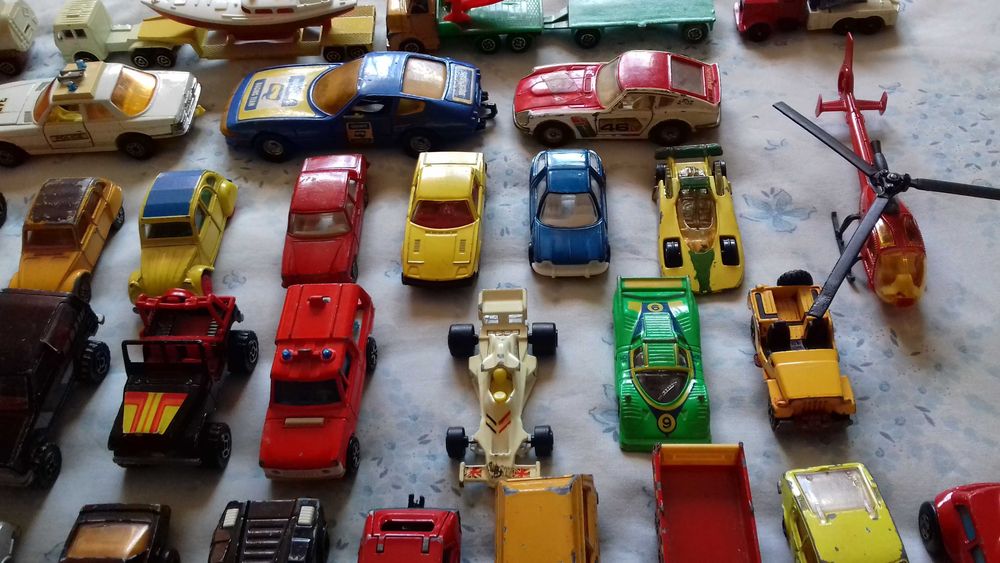 Carrinhos miniatura Majorette, Matchbox,Tomica,Corgi , outros