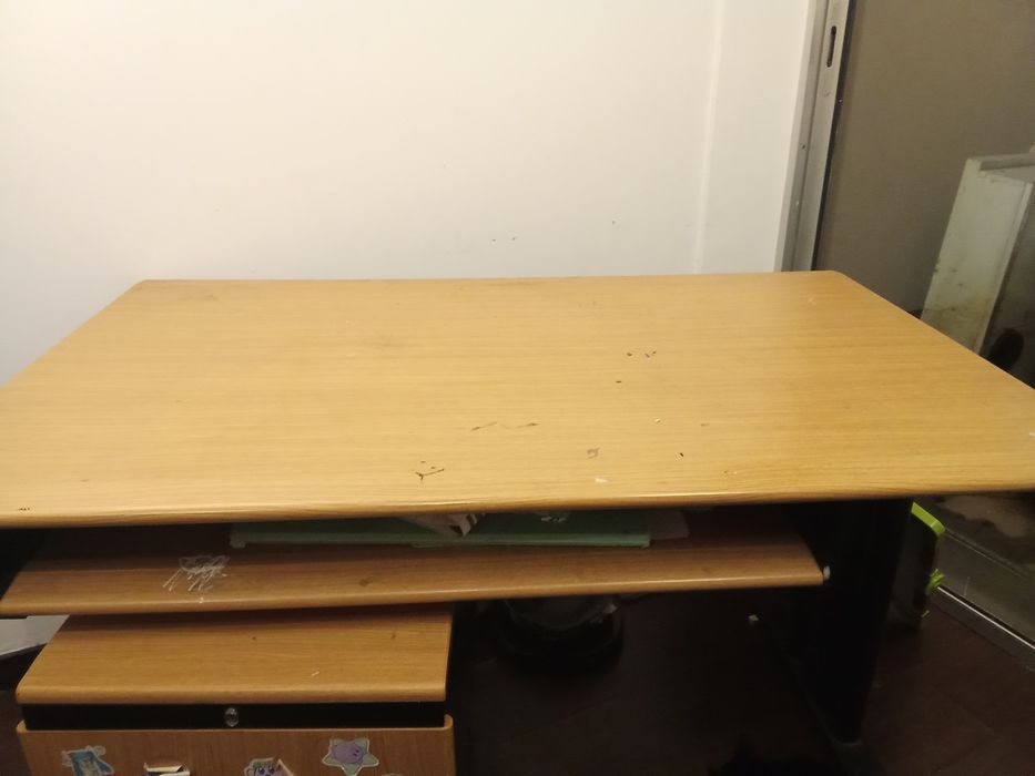 Secretaria de madeira