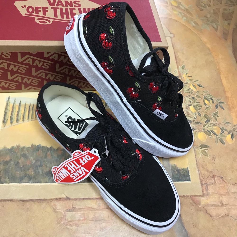 VANS - жіночі  мокасини.   Оригінал.  Нові. Розмір   36,5