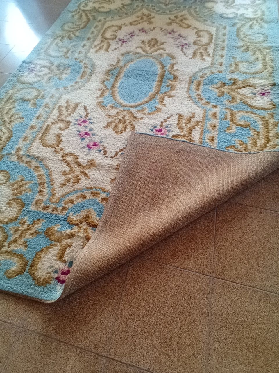 Carpetes vintage em bom estado