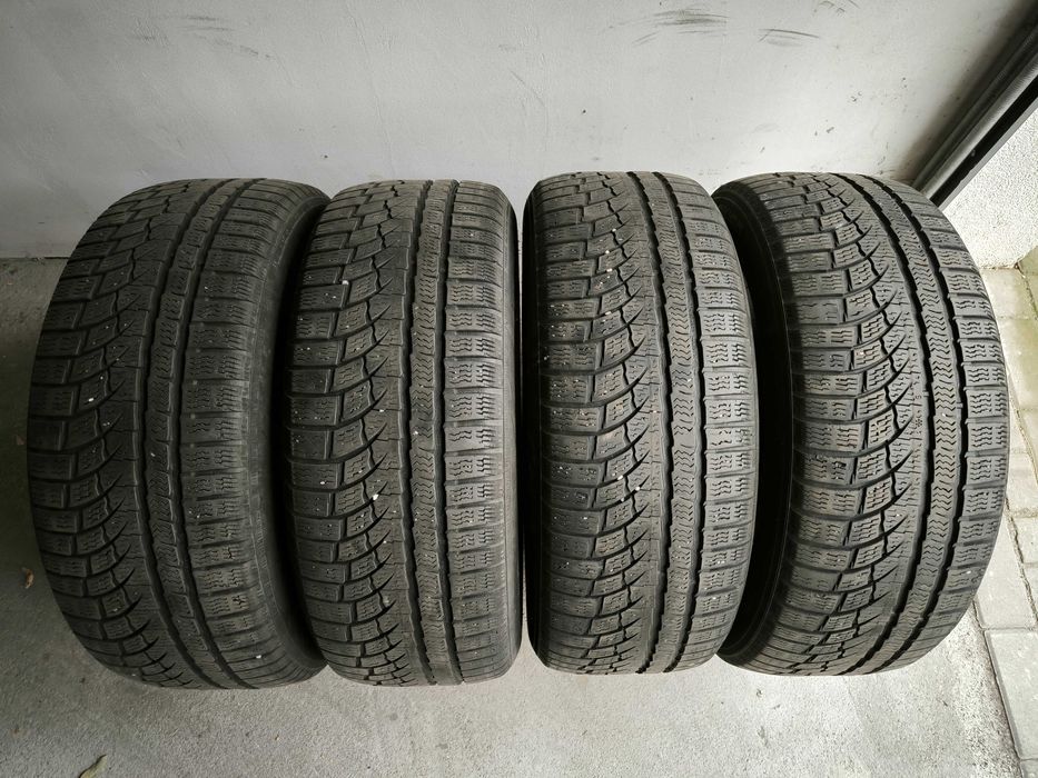 Opony zimowe Nokian 225/55/17 - komplet 4 szt.