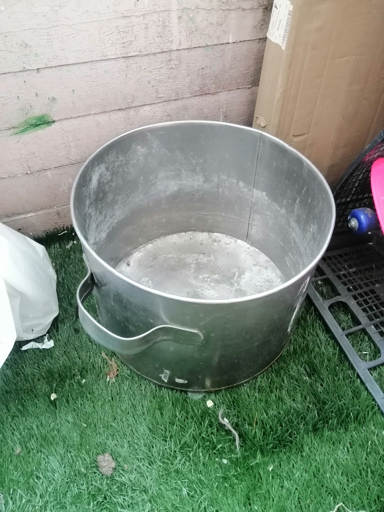 Продам каструлю 20 л