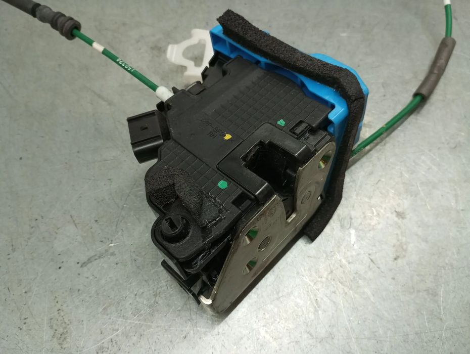 Fechadura / fecho porta trás direito HYUNDAI i30 (GD)