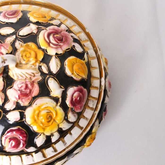 Bomboneira com flores em relevo ELPA Alcobaça