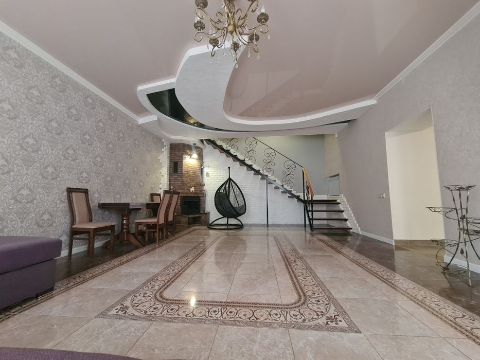 Продаю дом с гаражом. 146кв.м. улица Южная