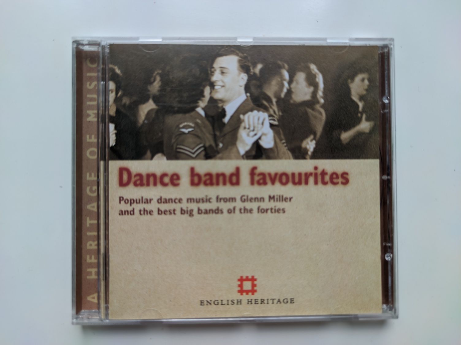 Фирменный CD Dance Band Favourites
Glenn Miller Frank Sinatra