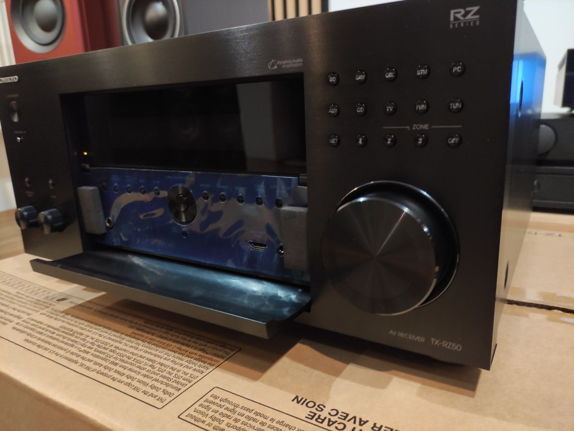 Amplituner Onkyo TX-RZ50 9.2-kanałowy Dolby Atmos 8K