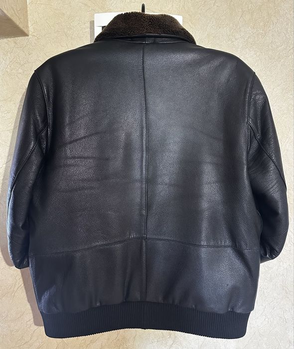 Чоловіча, чорна, шкіряна зимова куртка