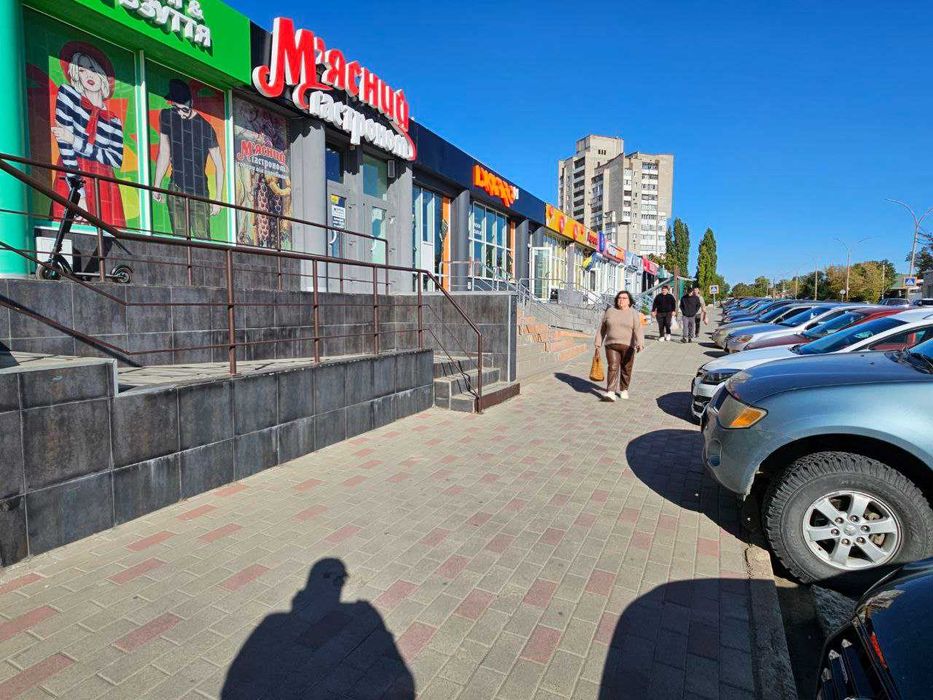 Южноукраїнськ  пр.Незалежності  93 кв.м. фасад прохідняк біля Аврори
