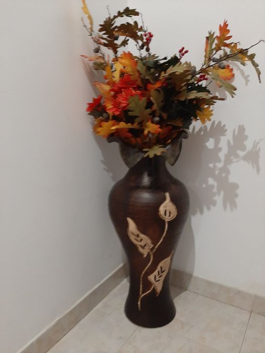 Móvel Sala, mesa apoio, vaso decorativo