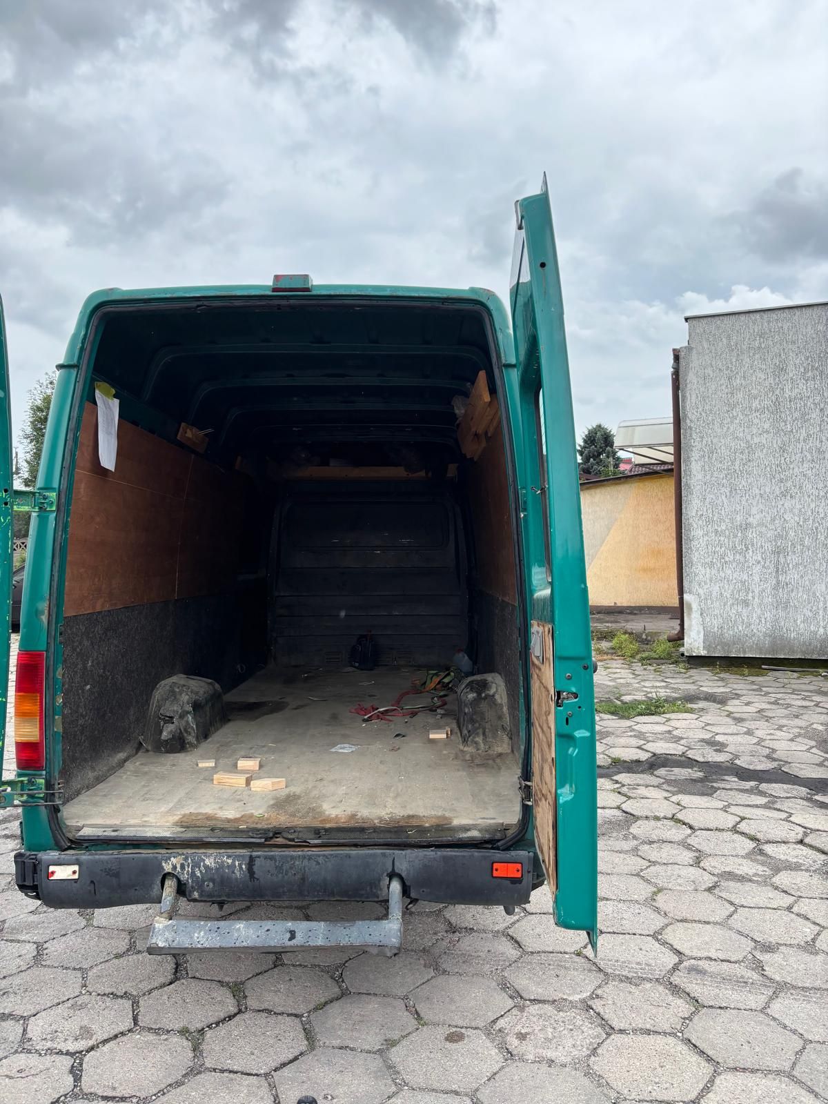 Volkswagen LT MAXI – Zielony, gotowy do pracy!

Na sprzedaż o