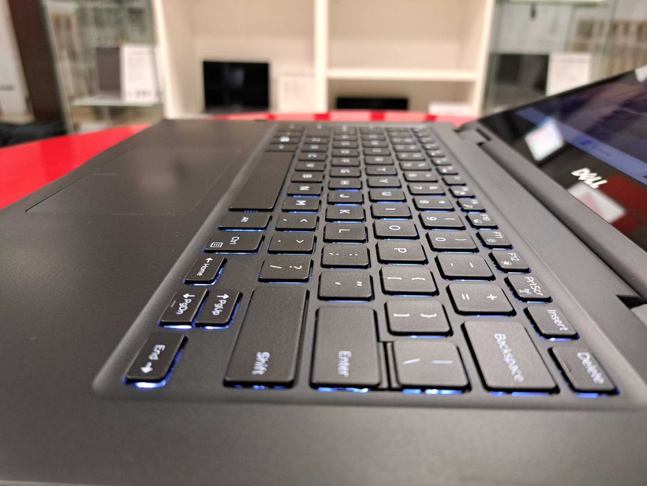 Laptop i Tablet 2w1 13" Dell Latitude 3390 i5-8g 8GB 256SSD FHD Win11