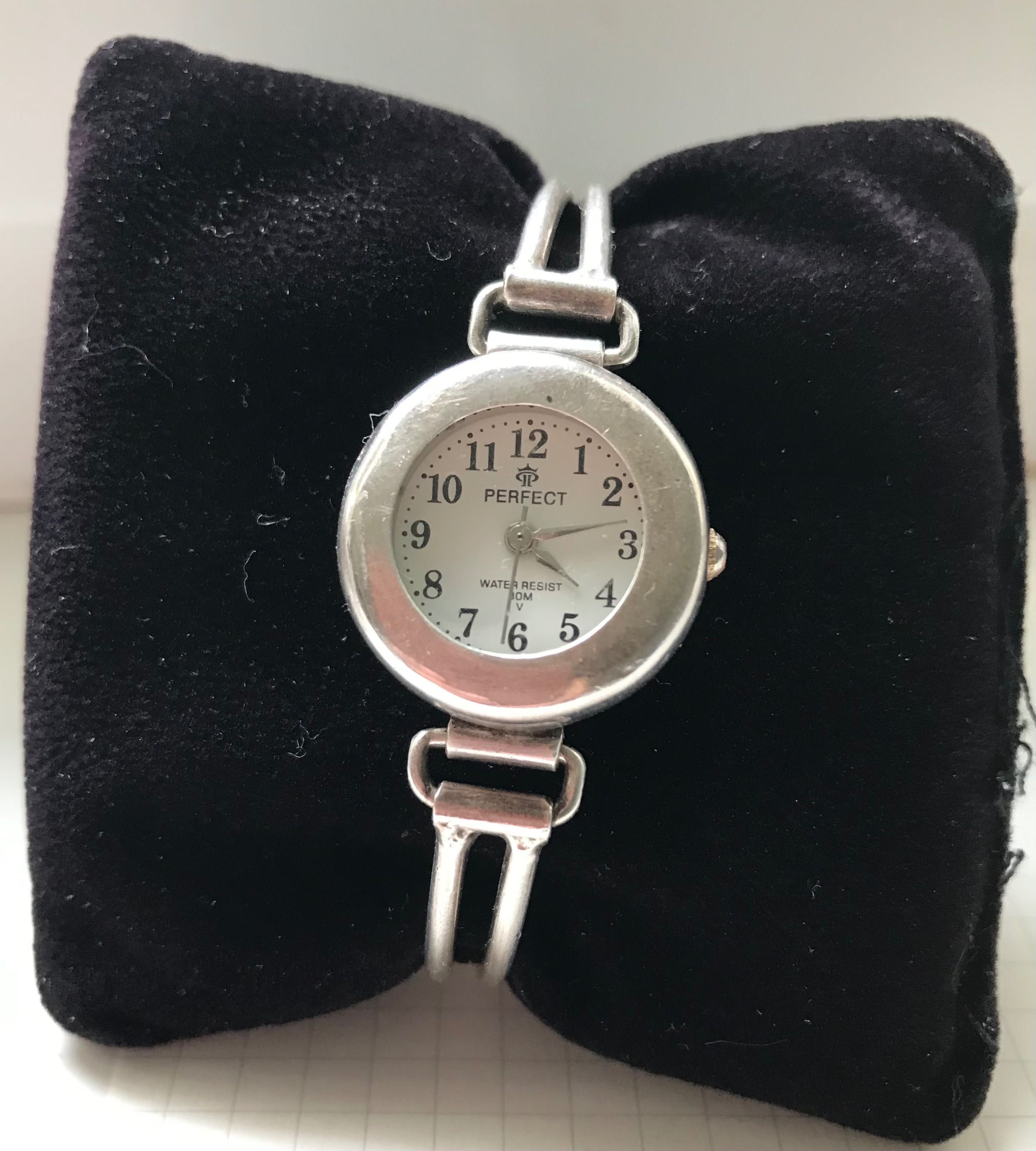 ZEGAREK SREBRNY 925, 16 -17,5 CM. Używany.