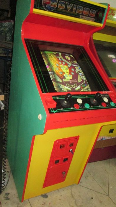 Maquina pinbal action ano 1981 original como nova