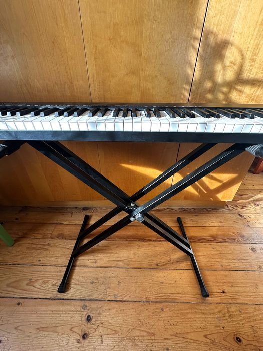 M-Audio Keystation 88 MK3 + Suporte + 2 Pedais