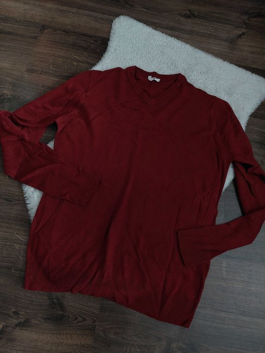 sweter bluza meski m l czerwony dekolt w serek