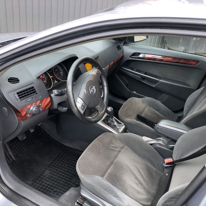 Opel Astra H 2005 2 покоління